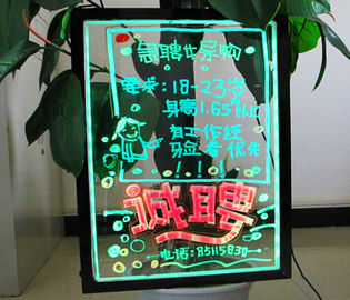 As placas de escrita transparentes do diodo emissor de luz do piscamento da cor completa iluminaram sinais de propaganda